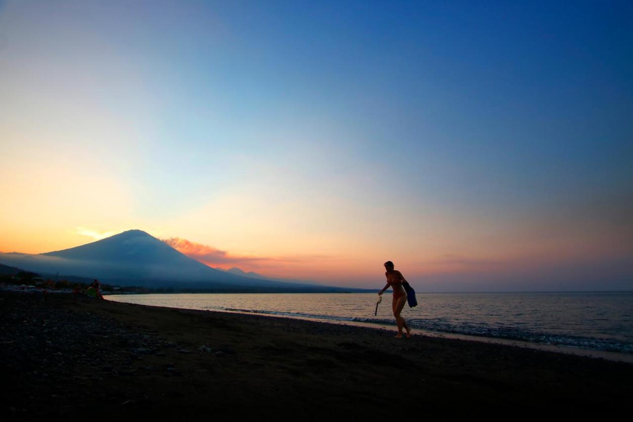 Valomia Beachfront Amed  Bagian luar foto